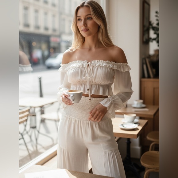 Fashion Nova Tops - NEW•XL• BOHO CHIC IVORY RUFFLED TOP•NWT